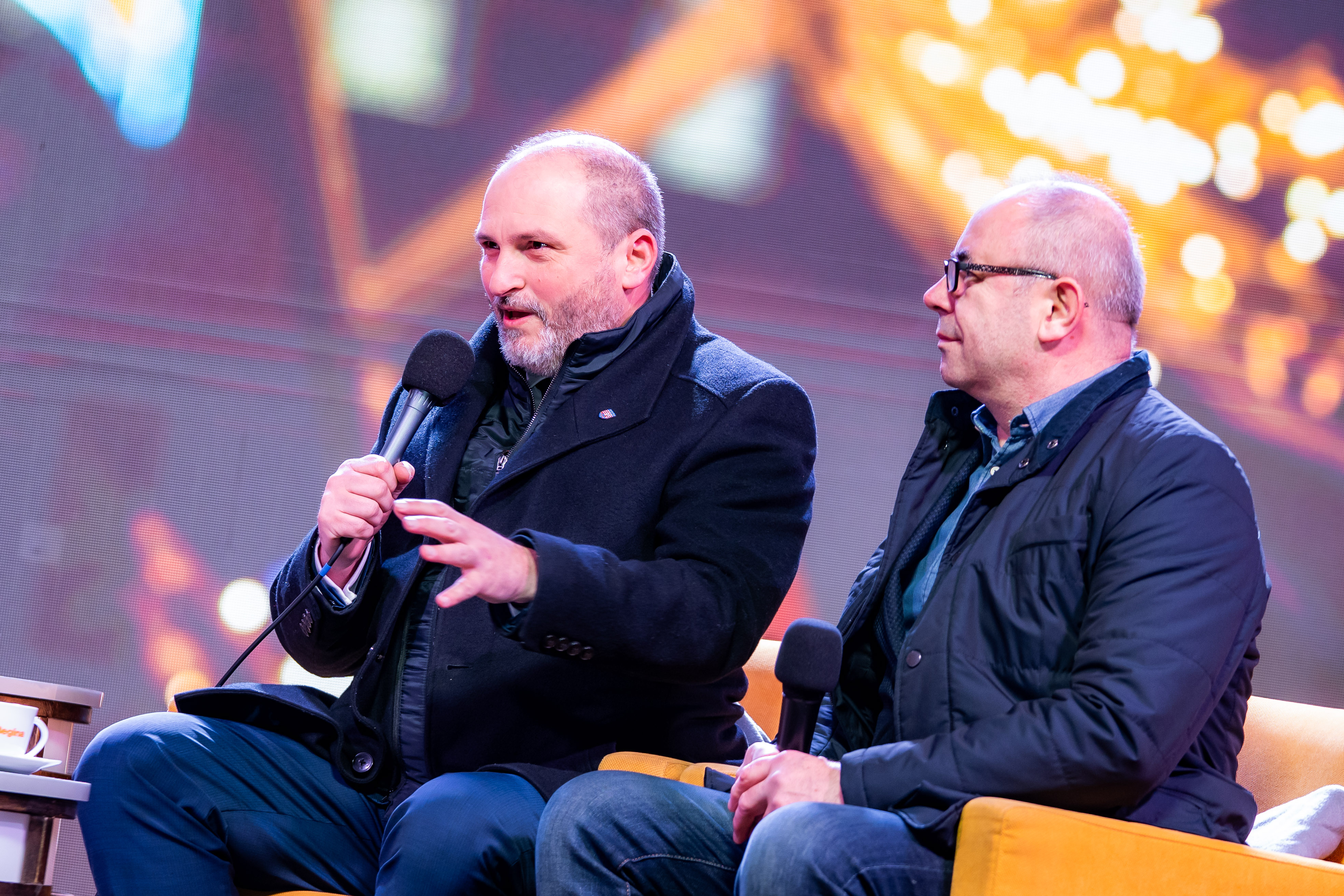 VIANOCNA TELEVIZNA REGINA-45